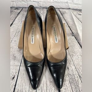 Manolo Blahnik black lambskin leather pumps